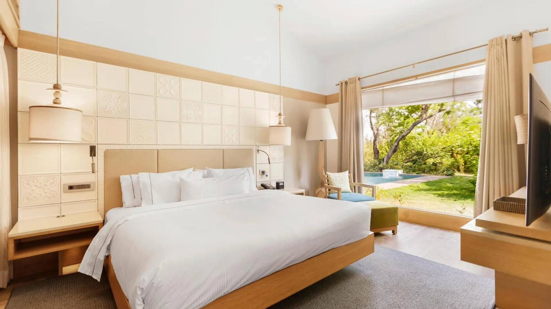 The Westin Sohna Resort & Spa Γκουργκάον 5*,  Ινδία