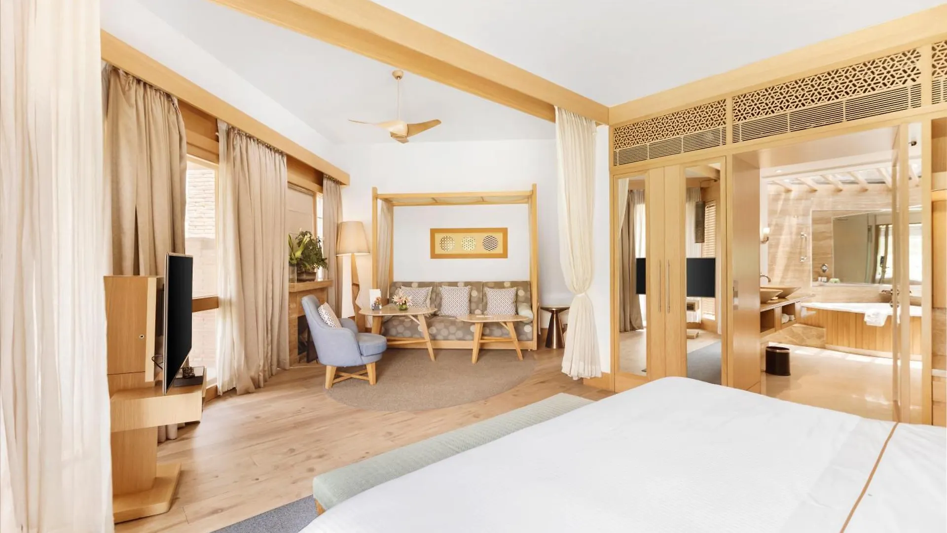 The Westin Sohna Resort & Spa Γκουργκάον 5*,  Ινδία