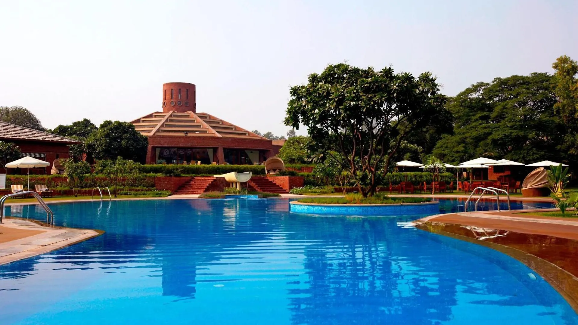 The Westin Sohna Resort & Spa Γκουργκάον 5*,