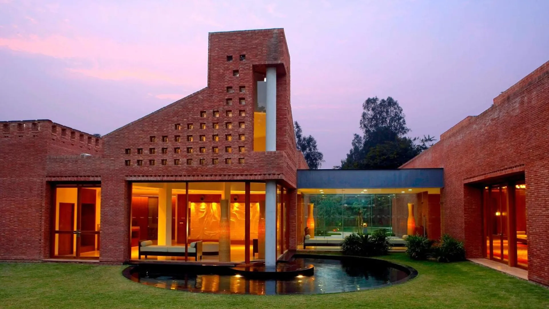 The Westin Sohna Resort & Spa Γκουργκάον